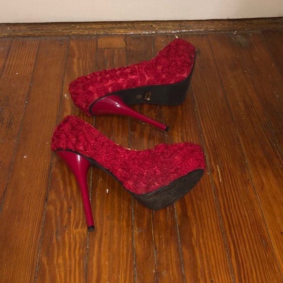 Red Heels - Picture 3 of 8